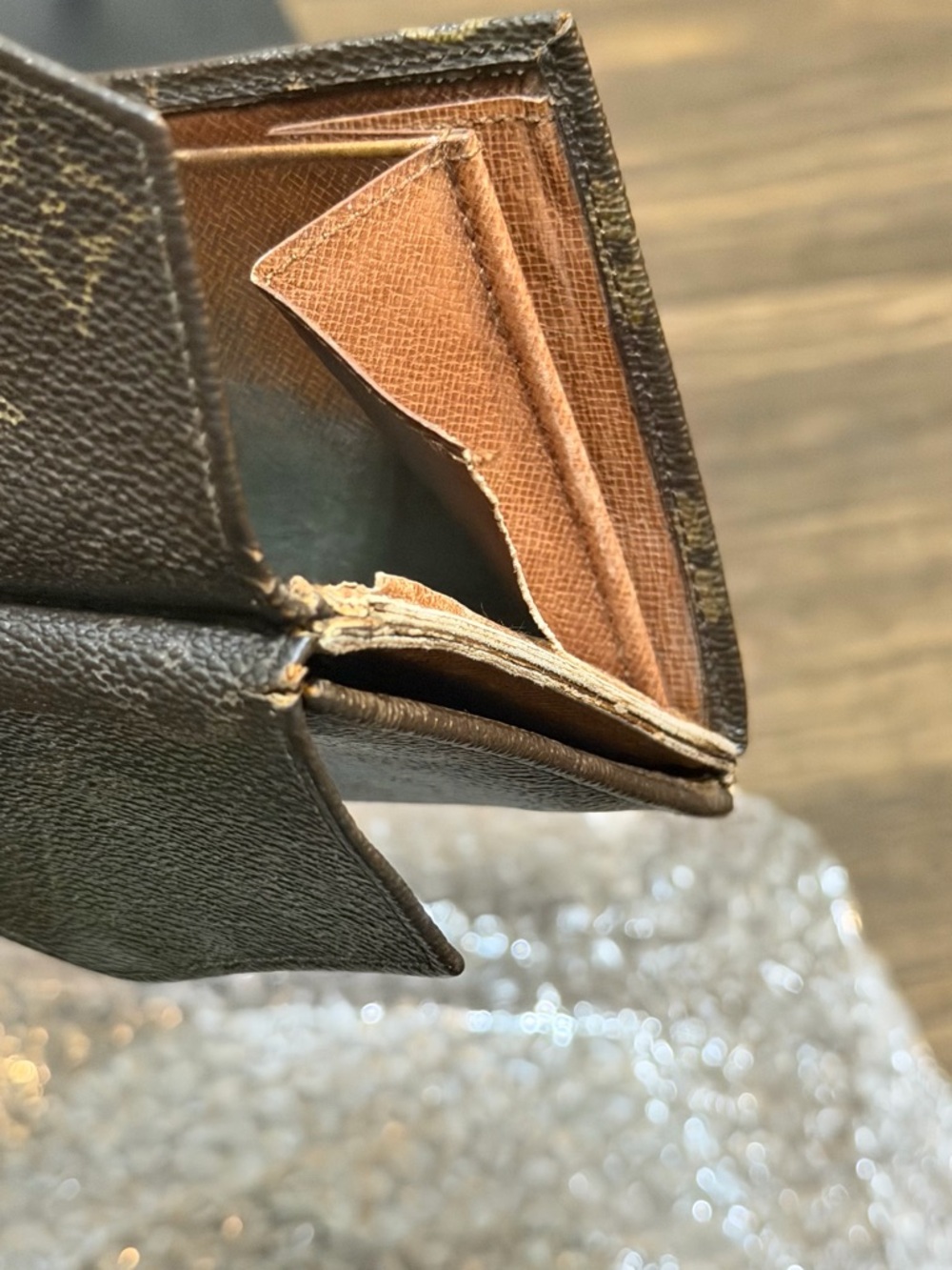 Louis Vuitton Tan Monogram Textured Leather Detail - Picture 4 of 13
